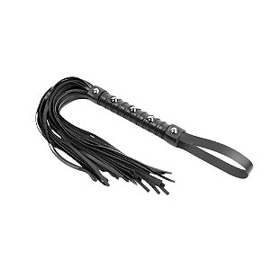 Chicote de Couro Sintético Preto com Rebites e Tiras Flexíveis