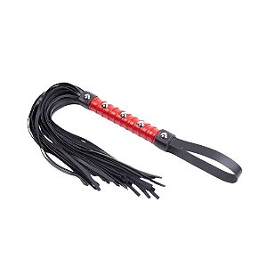 Chicote de Couro Sintético Vermelho com Rebites e Tiras Flexíveis