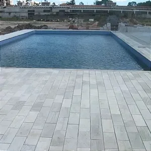 Pedra São Tomé Legítima, Piso interno e externo .