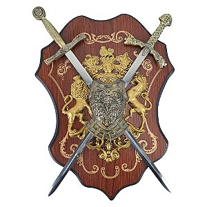Escudo Brasão Armadura e Espadas Duplas Cruzada