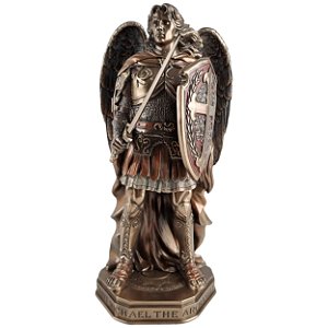 Estátua Do Arcanjo Miguel