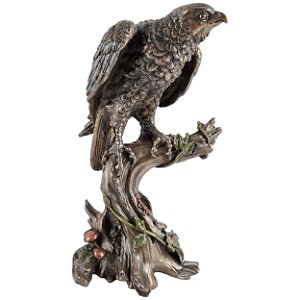 Estátua Falcão Imponente