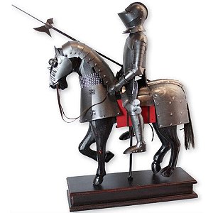 Estatua Cavaleiro Armadura Lanca Em Metal E Cavalo Medieval Templario