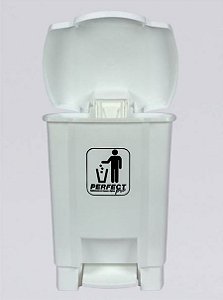 LIXEIRA PLASTICA COM PEDAL 17 LITROS COR BRANCA PERFECT