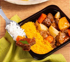 Carne de Panela com Batata, Cenoura e Farofinha Arroz Branco e Feijão - 300g