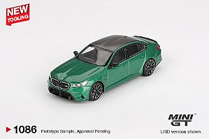 BMW M5 (G90) Isle of Man Green Metallic | Mini GT - Nº 1086