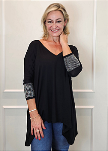 Tshirt Feminina Ampla Preta Gola V Punhos Prata Pedraria TRC