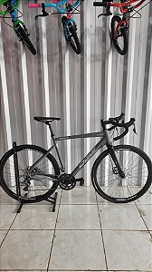 BICICLETA OGGI VELLOCE CLARIS ED LTD 16V GRAF/CINZA/AMAR 2024