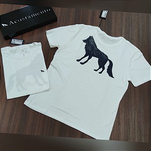 Camiseta Acostamento Lobo nas Costas- Cor Off White