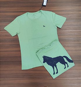 Camiseta Acostamento Lobo nas Costas- Cor Verde Matte