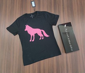 Camiseta Acostamento Estampa Lobão - Cor Preto/ Rosa