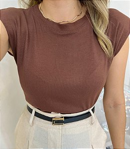 Muscle tee importada com ombreira super macia marrom