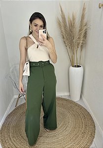 Calça pantalona com cinto alfaiataria verde musgo