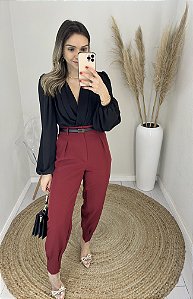 Calça alfaiataria cenoura cereja