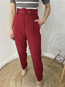 Calça alfaiataria cereja com cinto