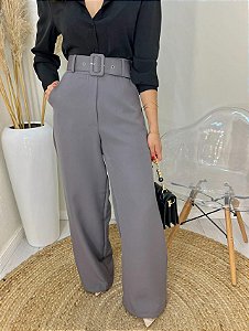 Calça pantalona cinza alfaiataria com cinto
