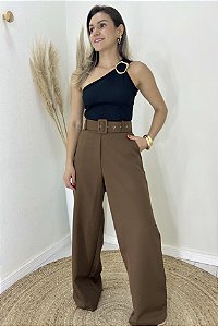 Calça pantalona alfaiataria com cinto marrom