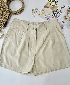 Shorts alfaiataria feminino botão encapado cru