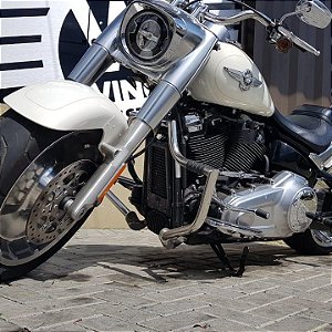 Protetor de Motor Wings Custom King Robust 1 1/4 Polegada Inox Polido para Harley Davidson Softail Fat Boy 2018-2026