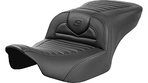Banco sem Encosto Roadsofa - Piloto - Tuck-n-Roll - Carbon Fiber - Saddlemen - Touring 23 até 25