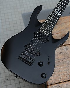 Guitarra 7 cordas Solar A2.7C preto carbono fosco (seminova)