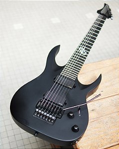 Guitarra elétrica 7 cordas Solar A2.7FRC preto GOTOH EMG (seminova)