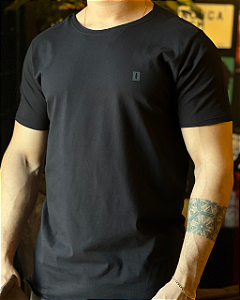 Camiseta Long Preta Red Feather