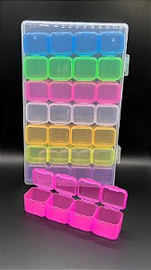 Porta decoração com 32 compartimentos