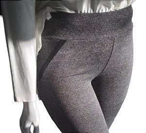 Calça Flare Detalhe Preto Bolso Com Dois Bolsos