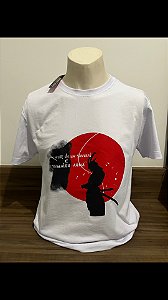 Camiseta lua vermelha