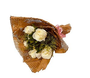 Buque de 6 rosas brancas com folhagem