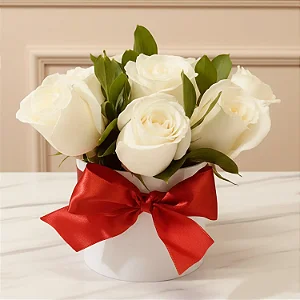 Box de Rosa Branco com Folhagem