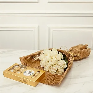 Buquê De 10 Rosas Brancas Com Ferreiro 100G