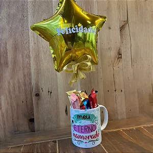 Caneca com balão e chocolates (escolha o modelo)