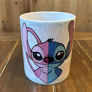 Caneca Simples Stitch e Angel Ele é a minha metade e eu sou a metade dela