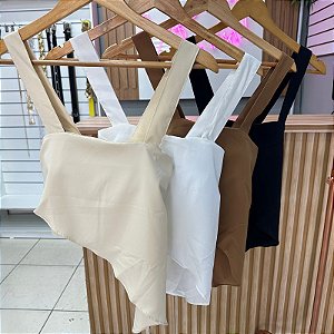 Cropped Bata lisa Assimétrica