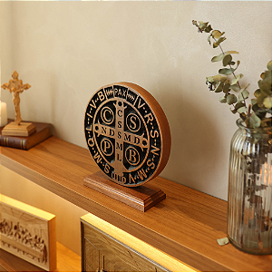Medalha de São Bento Entalhada