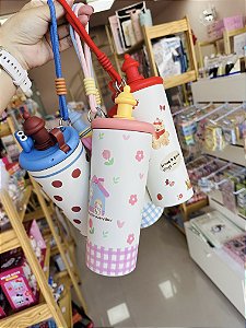 Copo térmico 800 ml c/ pingente e alça