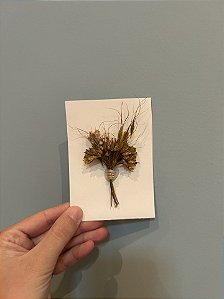 Cartão de flores desidratadas