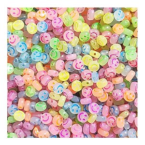 Aprox 100 Miçangas De Carinha Smile Fluorescente Brilha No Escuro Neon