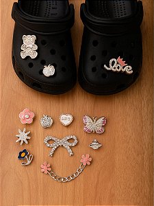 Kit 12 Pins P/ Crocs cor Prata Charm Feminino Laço Flor Love Borboleta e Outros