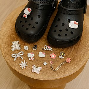 Kit 12 Pins P/ Crocs cor Dourado Charm Feminino Laço Flor Love Borboleta e Outros