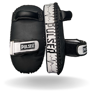 MANOPLA DE CHUTE LEVE PU PRETO/BRANCO