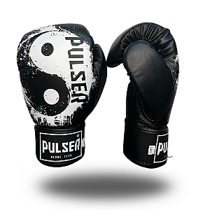LUVA DE BOXE E MUAY THAI YNG YANG PRETO E BRANCO | ADOMA PU