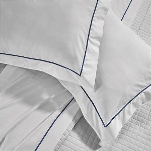 Fronha para Hotel com 3 Abas e Festonê Azul Marinho 200 Fios Imperial Plus 50x70cm