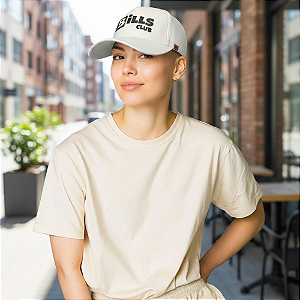 Boné Bills Club Branco com Escrita em Relevo. -Loreto