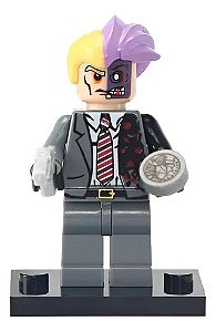 Boneco Bloco de Montar Duas-Caras Vilão DC