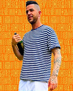 Camiseta Listrada Azul e Branca