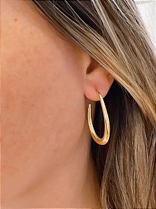 Brinco Argola Lisa Oval Folheada a Ouro 18K