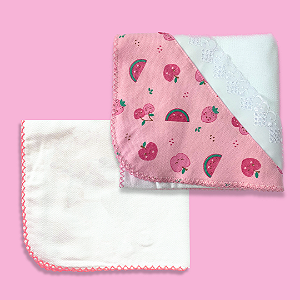 1 Cueiro flanelado Com Aplique + 1 Cueiro Liso Flanelado com acabamento em crochê Feminino
